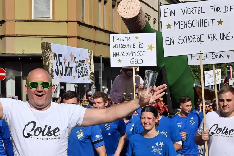 „Goisemer Baschone im All“, die Gewinner des Publikumspreises: Zum 35-jährigen Bestehen präsentiert sich der Verein unter andere