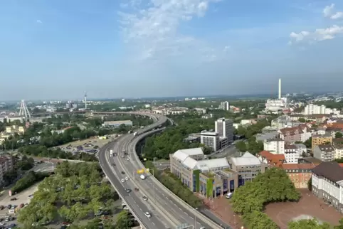 Ist unmittelbarer Anlieger der Hochstraße: die Kreisverwaltung. 