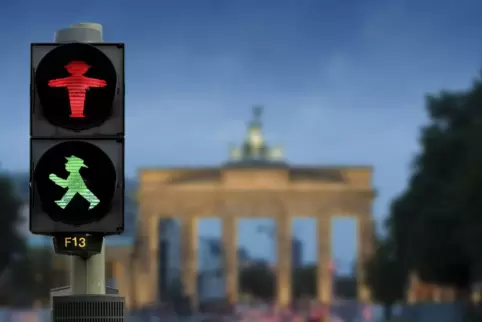 Von der DDR hätte die Bundesrepublik so einiges mehr übernehmen sollen als nur das Ampelmännchen, ist Linkenpolitiker Gregor Gys