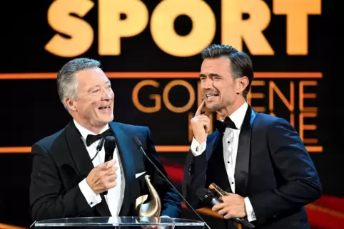 Ein ehemaliger Adler freut sich über den Medienpreis „Goldene Henne“ in der Kategorie Sport: Eishockey-Bundestrainer Harold Krei
