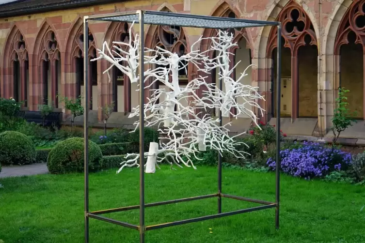 Installation „Dancing Tree“ 