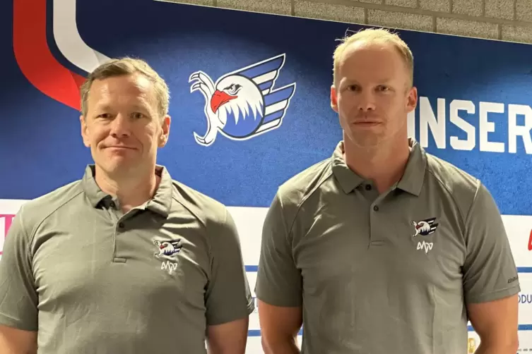 Das sportliche Führungsduo der Adler: Manager Jan-Axel Alavaara (links) und Trainer Johan Lundskog. 