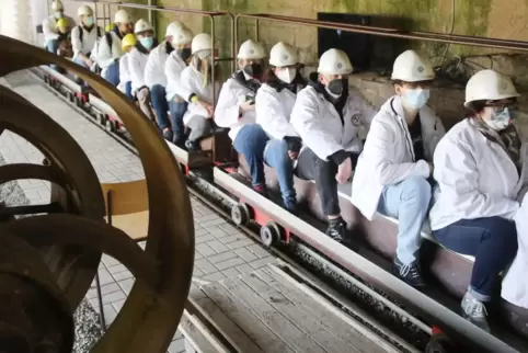 Sonderfahrten ins Berginnere: Das Besucher-Kalkbergwerk in Wolfstein bietet in der zweiten Ferienwoche zusätzliche Termine an. 