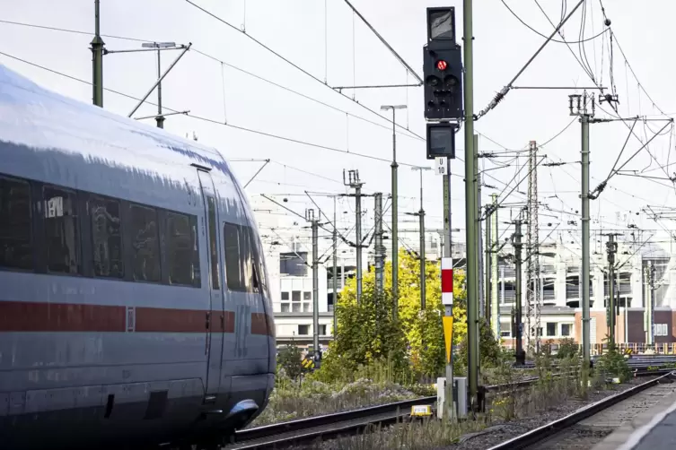 Die Züge zwischen Mannheim und Saarbrücken stehen still.