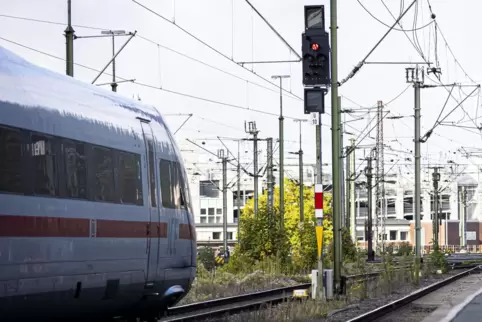 Die Züge zwischen Mannheim und Saarbrücken stehen still.
