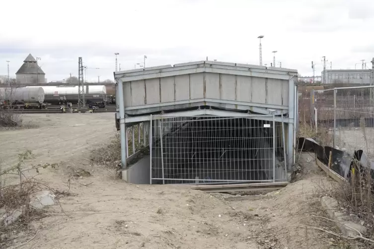 Eine Brücke hätte die jahrzehntelange Diskussion um die Öffnung des sogenannten Posttunnels beenden können.