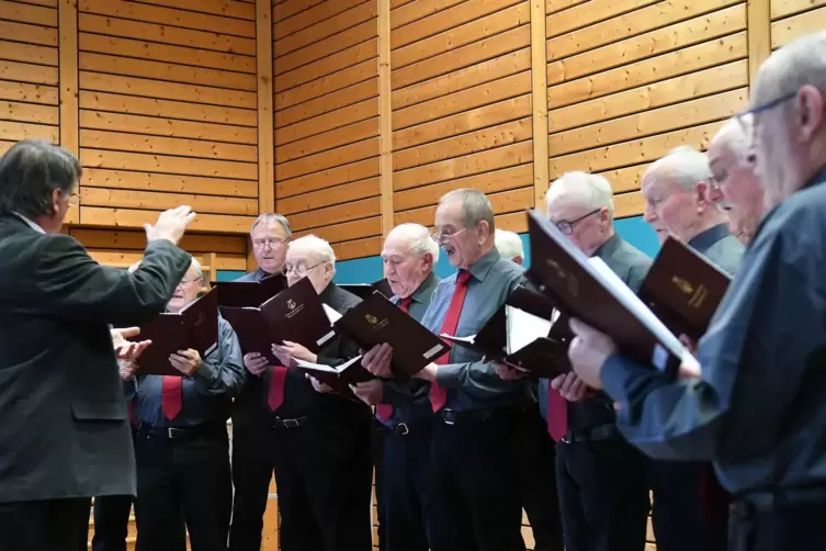 Die Tage des MGV Rimschweiler sind gezählt. Hier singt der Chor beim Tag der Musik 2019 in Kleinsteinhausen.