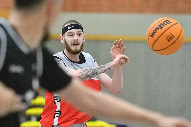 Laut VTZ-Trainerin Gabriela Chnapkova hat sich der schnelle Flügelspieler Max Simon schon stark im Team vorangearbeitet.