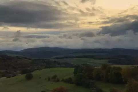 Die Sonne wird in den nächsten Tagen nur wenige Chancen haben, durch die Wolkendecke zu brechen.