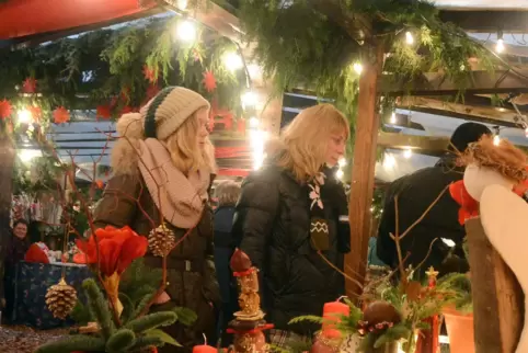 Weihnachtliche Stimmung auf dem Adventsmarkt im Kohlbachtal. 
