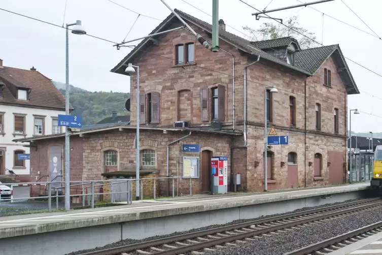 Wer übernimmt die Aufzüge? Die zwei Liftanlagen am Bahnhof in Bruchmühlbach-Miesau waren Thema im Gemeinderat. 