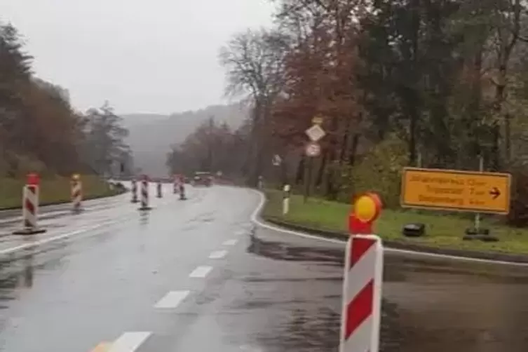 Rechtsabbiegen erlaubt: Wer aus Richtung Pirmasens in die L500 Richtung Karlstal einbiegen möchte, kann dies trotz Baustelle tun