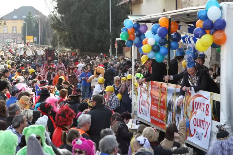 Diese Zeiten mit verstopften Straßen wie hier in der Vorstadt 2012 werden wohl nicht wiederkommen.