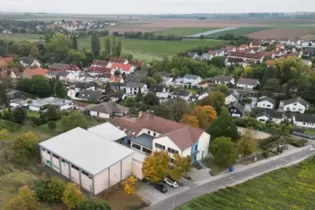 Steht im Mittelpunkt des Geschehens: Die Sporthalle der Obrigheimer Grundschule.