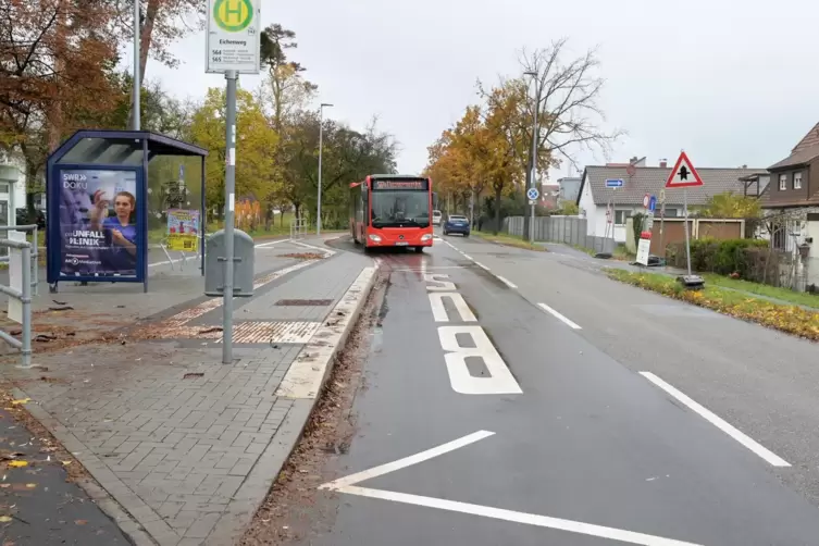 Der Bus kommt: Manche Haltestellen sind neu, andere wurden erhöht, wie hier in der Spaldinger Straße. 