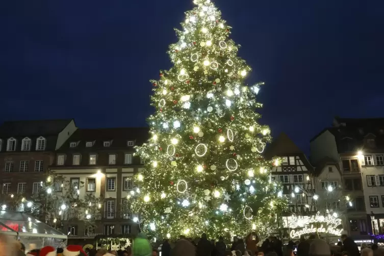 Nicht mehr nur um die geschmückte Tanne am Kléber-Platz,  sondern in der ganzen Stadt fanden  diesmal die Eröffnungsfeiern des S