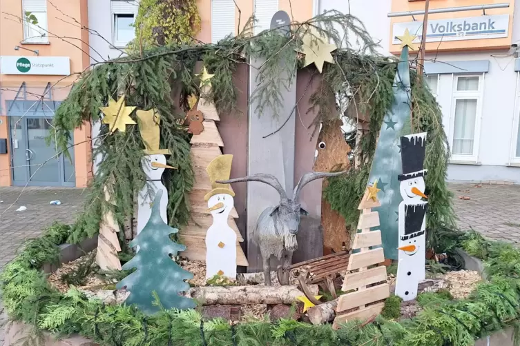 Wie in jedem Advent hat die FWG den Brunnen umgestaltet.