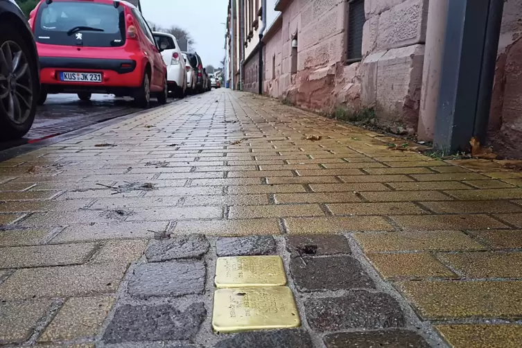 Stolpersteine für Rosa und Siegfried Freundlich in der Hilgardstraße. 