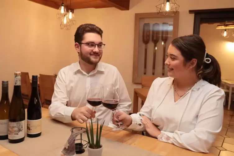 Deniz und Natalie Hertinger-Gliga eröffnen am 1. Dezember ihr Hert’s-Restaurant in Grünstadt.