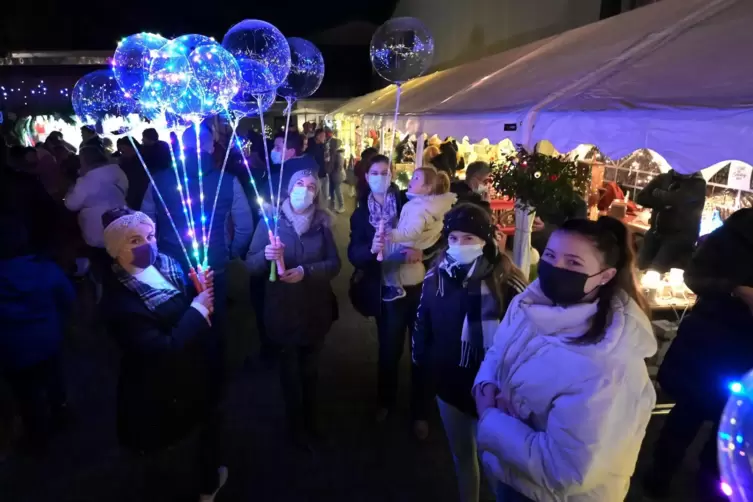 Weihnachtsmarkt beim FCK-Fanclub während der Pandemie im Jahr 2021. 