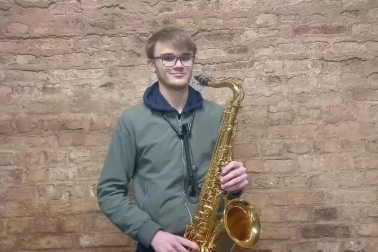 Mit dem Stargeiger David Garret auf einer Bühne in der Elbphilharmonie: der 21-jährige Saxophonist Clemens Köhler.