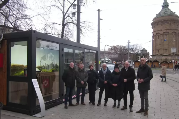 Ein Container auf den Planken soll zur Anlaufstelle für Bürger werden.