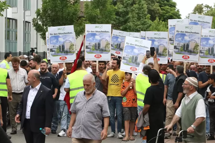 Mit einer Demonstration wollte Ditib Germersheim im Sommer auf seine Situation aufmerksam machen. 