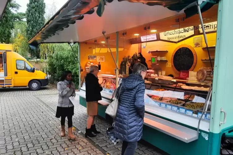 Es gibt auf dem Wachenheimer Wochenmarkt auch mediterrane Spezialitäten.