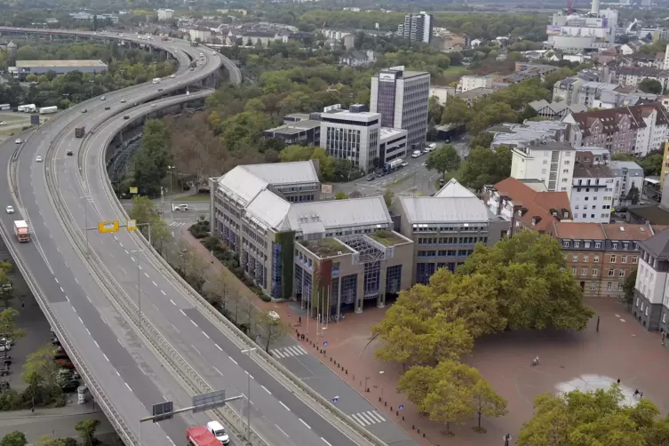 Das Kreishaus liegt direkt an der Hochstraße Nord.