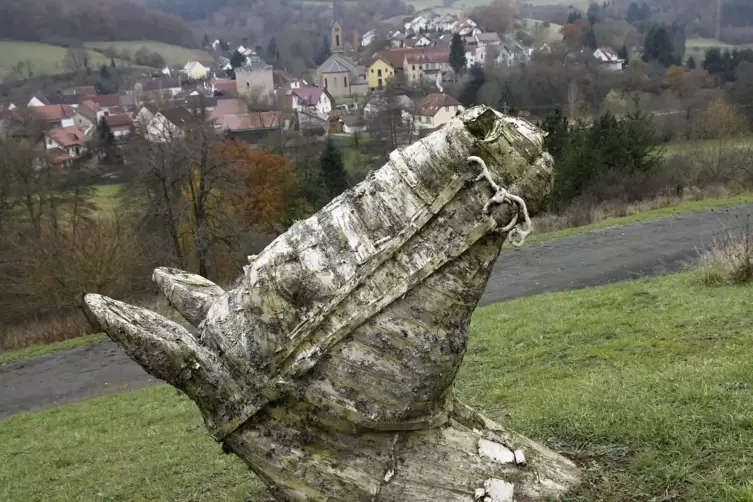 Die Skulptur „Lost Land“ des finnischen Künstlers Mika Karhu ist ebenfalls in Reipoltskirchen zu finden.