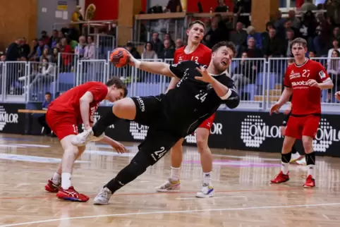 Sebastian Bösing vom TuS Dansenberg in der Pokalrunde 2022 im Spiel gegen Gelnhausen.