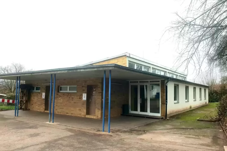 Noch ist er nicht benutzbar: der Pavillon an der Grundschule in Thaleischweiler-Fröschen. 