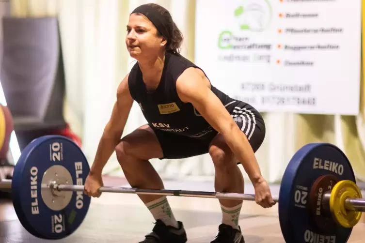 Sophia Attilo-Demling vom KSV Grünstadt beim Reißen.