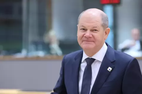 Vorerst will Olaf Scholz vom Schreibtisch aus arbeiten und keine Termine wahrnehmen.