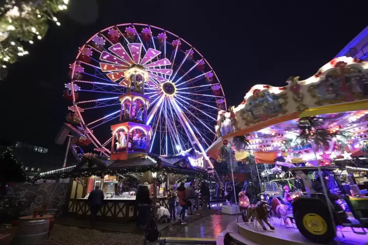 Eröffnete bereits am 8. November: der Weihnachtsmarkt auf dem Berliner Platz.