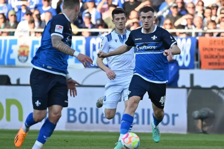 Filip Stojikovic (rechts) kommt vom SV Darmstadt 98 zum 1. FC Kaiserslautern. 