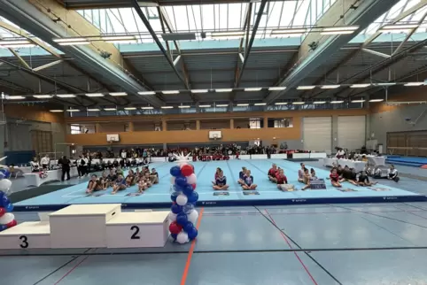 Beim Einladungsturnier der Gymnastik-Academy Gymfinitiy International aus Kaiserslautern war die Grünstadterin Maya Graf aktiv.