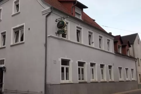 Der „Goldene Hirsch“, Ottersheims letztes Gasthaus in der Germersheimer Straße ist geschlossen.