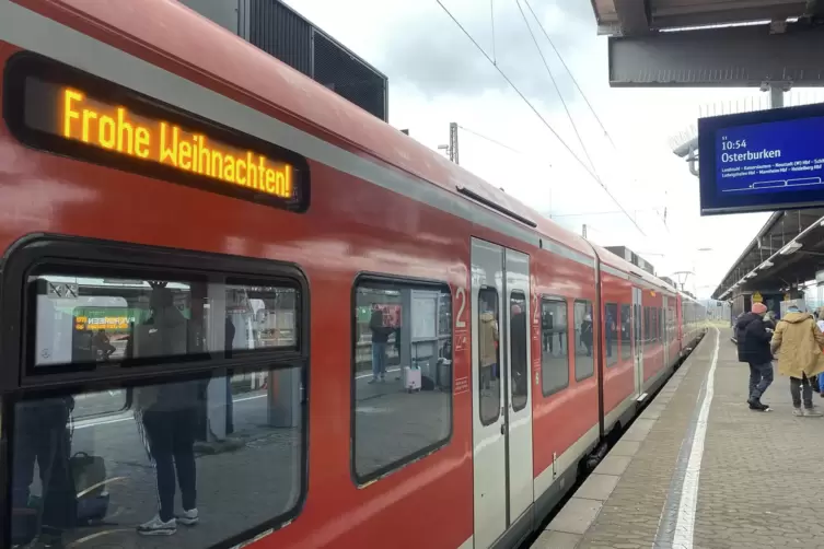 Von wegen „Frohe Weihnachten“: In der Westpfalz und im Saarland fielen über die Feiertage viele Verbindungen aus. Das Foto am Ha