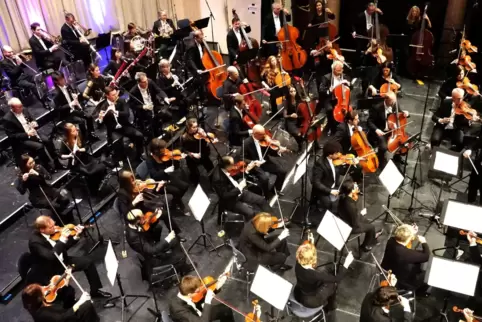 Die Deutsche Radiophilharmonie Saarbrücken-Kaiserslautern beim Silvesterkonzert. 