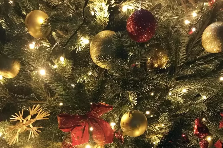 Erst wenn der Christbaum abgeschmückt ist, darf er entsorgt werden.