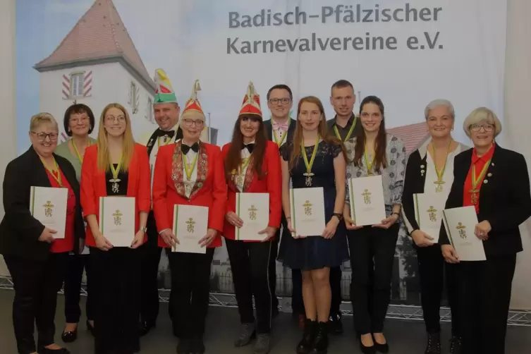 Mit dem goldenen Löwen ausgezeichnet (von links): Kirsten Wagner, Gertrud Schäfer, Alina Stephan, Sascha Seufert, Karin Heinrich