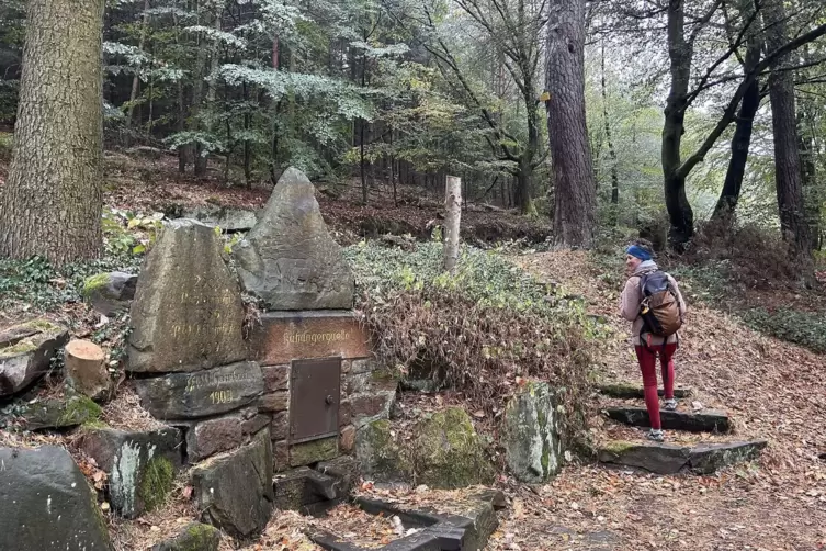 Historisches Fleckchen: Vorbei an der Kühungerquelle. 