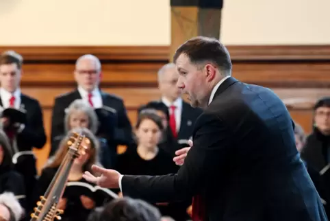 Domkapellmeister Markus Melchiori bei der Johannes-Passion 2019. 