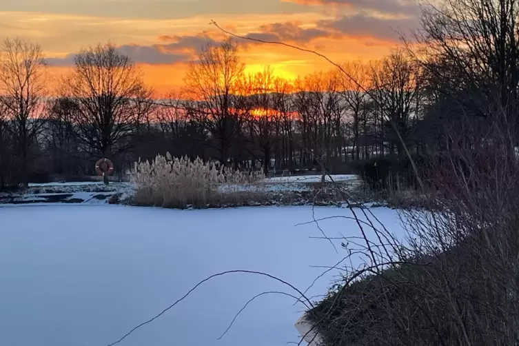 Am Donnerstag kann es zunächst kräftig schneien, danach erwartet uns ruhiges Winterwetter mit eisigen Temperaturen. 