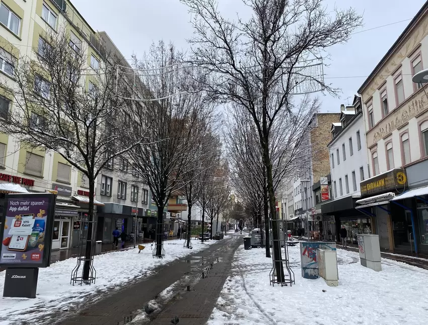 Innenstadt: Erst am Mittag war die Fußgängerzone geräumt.