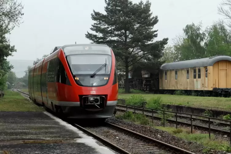 Die Zellertalbahn ist die kürzeste Verbindung zwischen Worms und Kaiserslautern. 