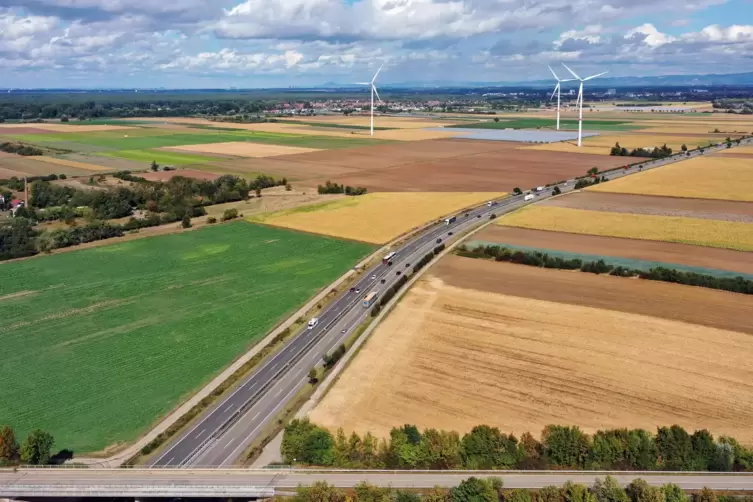 Laut Land ausgeschlossen: eine B9-Abfahrt zwischen Harthausen und Heiligenstein nahe der K26 (unterer Bildrand). 