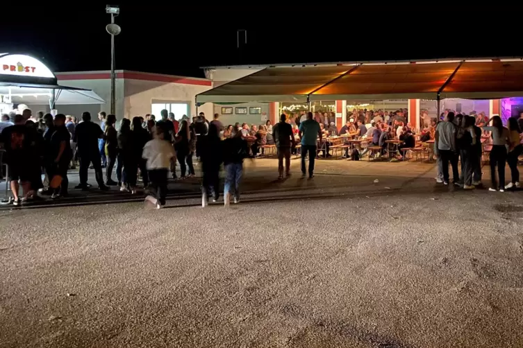 Das ehemalige Gelände der Feuerwehr in der Wiesenstraße wird heute für Veranstaltungen genutzt – wie hier bei der Kerwe im Septe