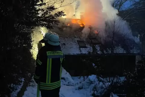 Voll in Flammen: das Haus im Ortsteil Harzofen.